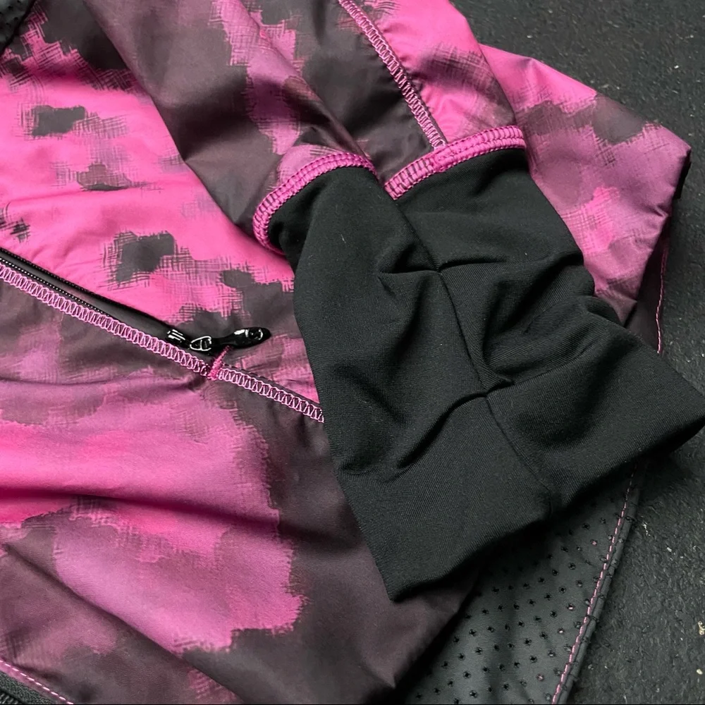 VINTAGE lululemon Vent It Out Jacket wmns sz 6 - Picture 4 of 15